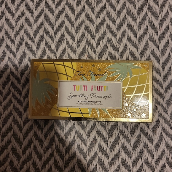 Too Faced Sparkling Pineapple Tutti Frutti Eyeshadow Palette - Picture 4 of 11